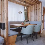 Village Zaglgut, Air-conditioned With Fantastic Panoramic Views, Wellness & Summer Card Included 샬레