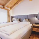 Village Zaglgut, Air-conditioned With Fantastic Panoramic Views, Wellness & Summer Card Included شاليه كابرون