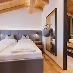 Village Zaglgut, Air-conditioned With Fantastic Panoramic Views, Wellness & Summer Card Included * كابرون