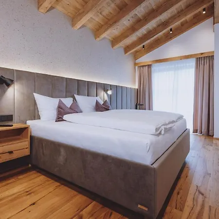 Chalé Village Zaglgut, Air-conditioned With Fantastic Panoramic Views, Wellness & Summer Card Included Kaprun