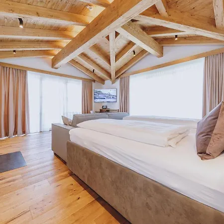 Premium Chalets By Zaglgut, Zell Am See-Kaprun - Wellness & Infinity Pool, Air Conditioning, Panoramic Views & Summer Card Included Kaprun